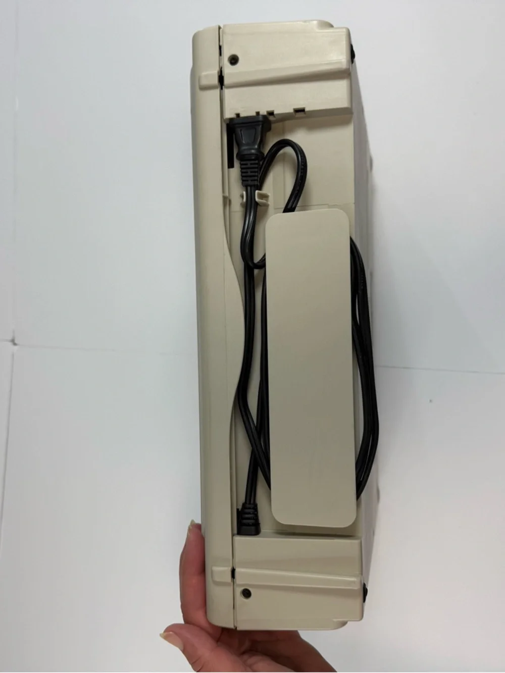 Beige Portable Typewriter - The Office 2000 model NA5HH tested & working